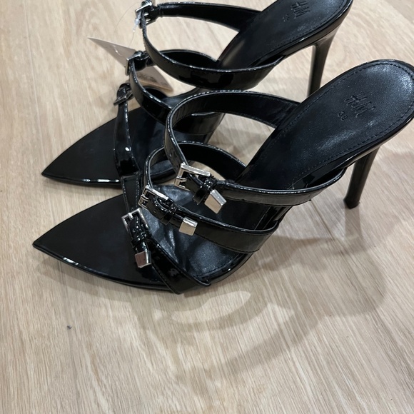 Black Heels - Picture 4 of 4